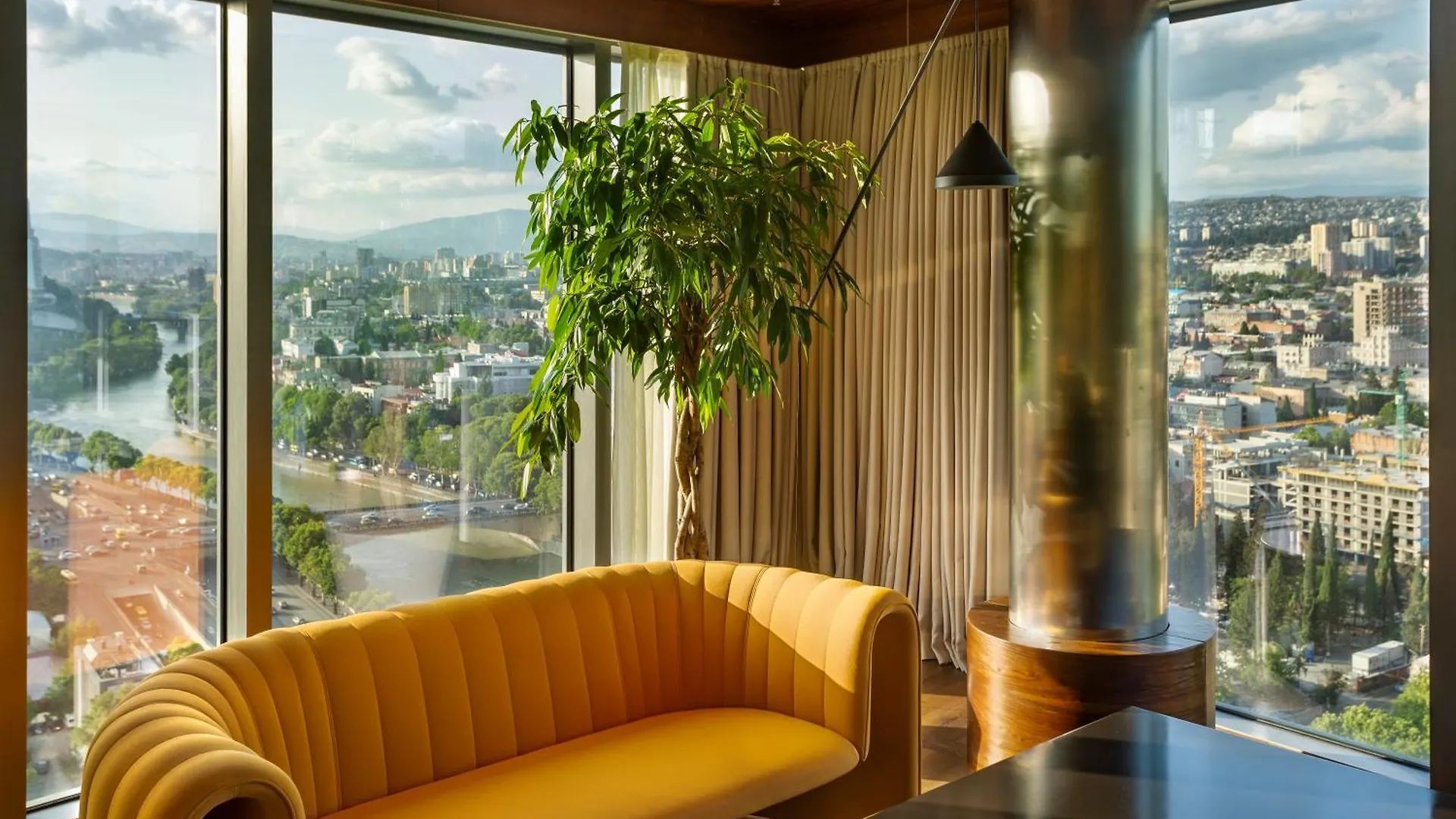 Radisson Blu Iveria Hotel Tbilisi 5*,